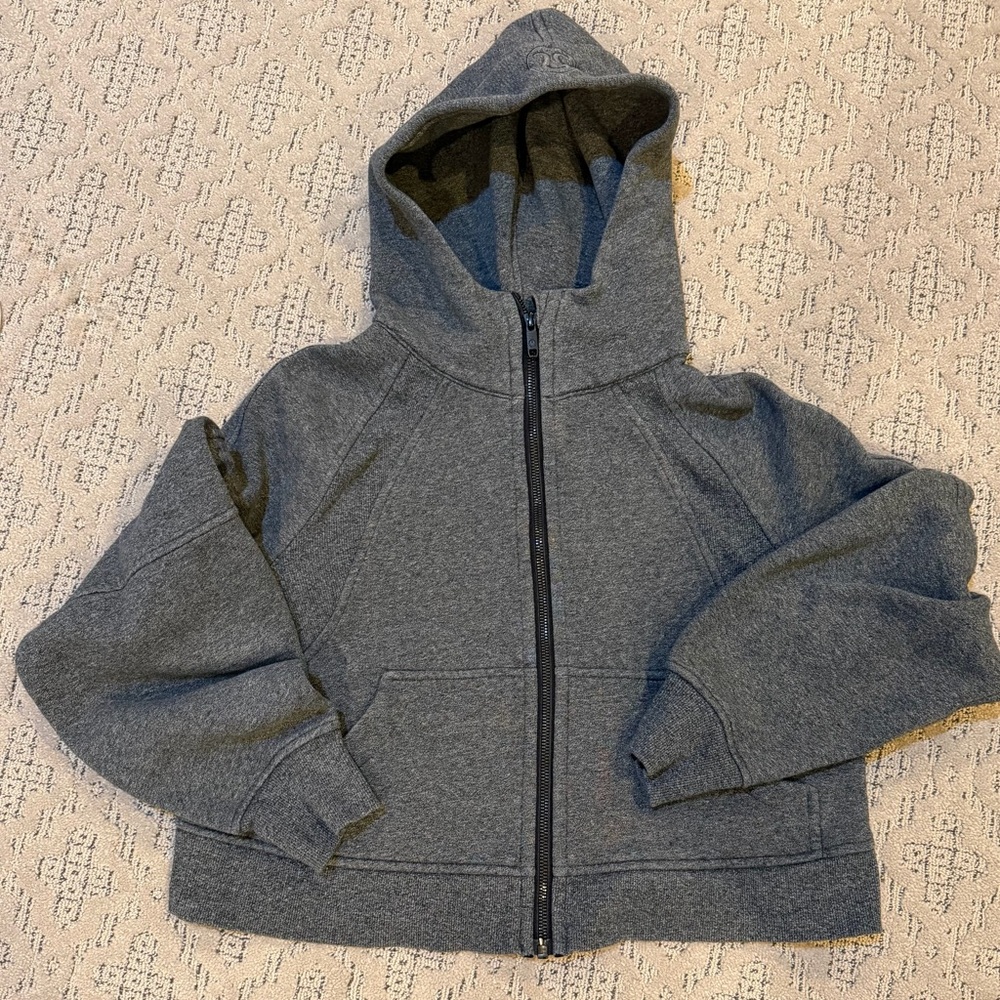 Lululemon Scuba Oversized Full Zip
Heathered Speckled Black XS/SM